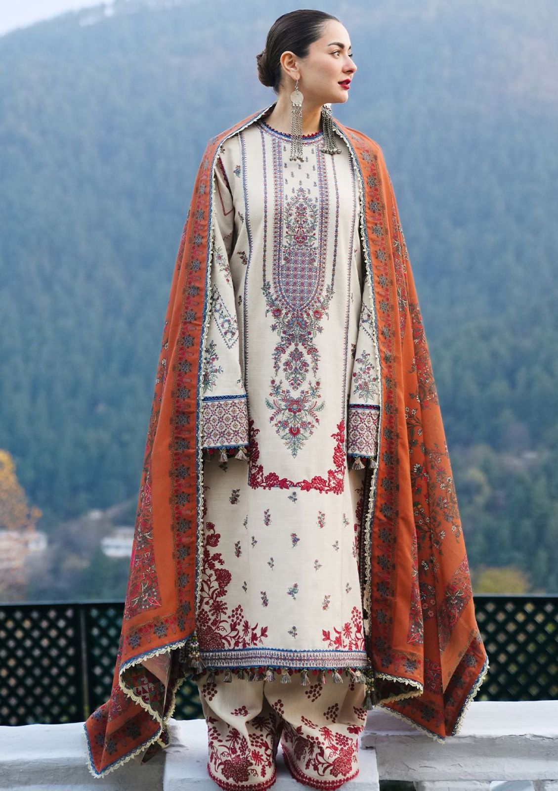 Hussain Rehar 1080 Embroidered Unstitched 3 Piece
