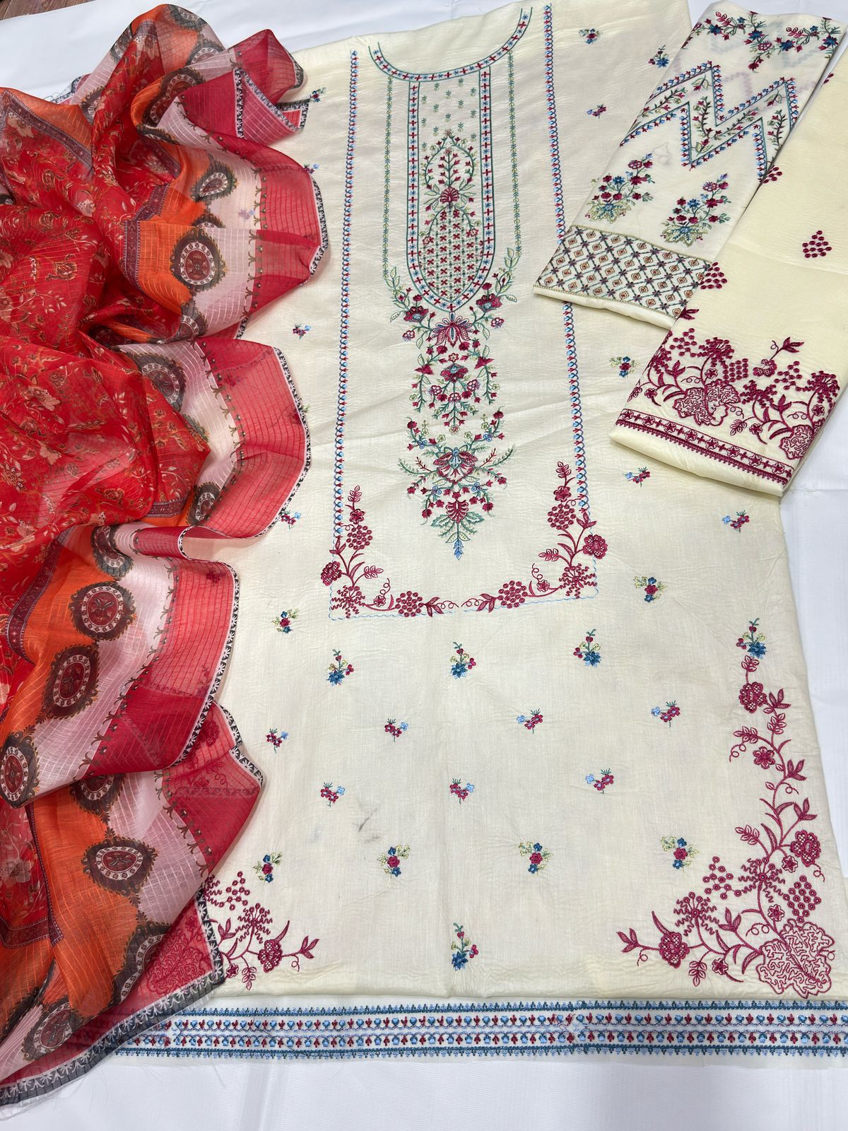 Hussain Rehar 1080 Embroidered Unstitched 3 Piece