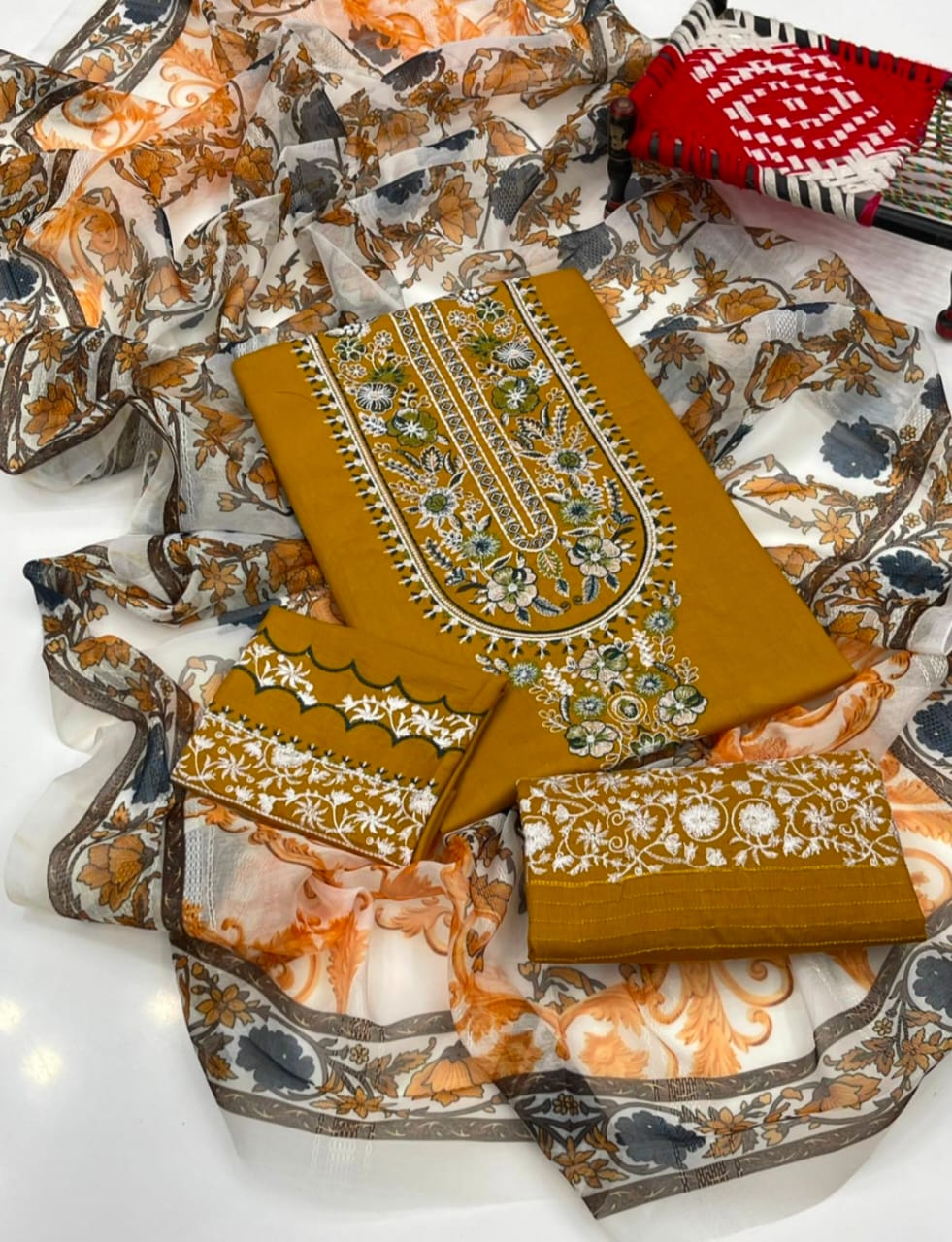 Sapphire Lawn Embroidered Unstitched 3 Piece